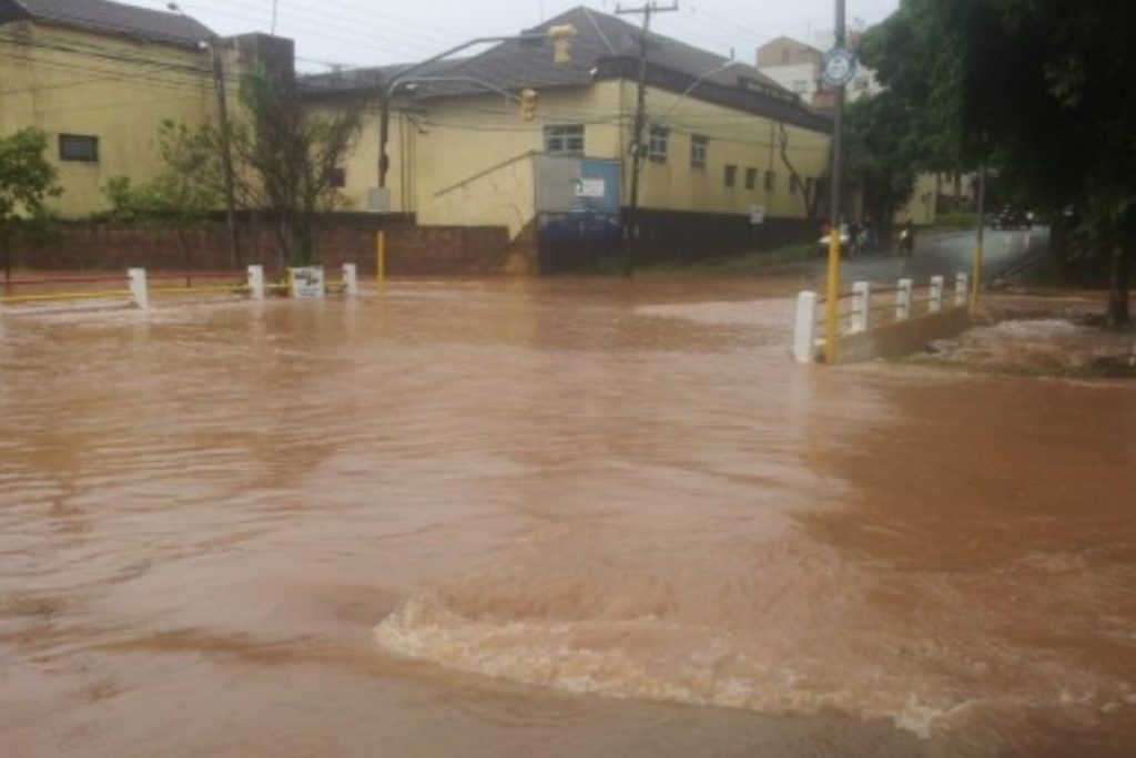 Vórtice ciclônico traz chuva forte e mantém instabilidade nesta quarta