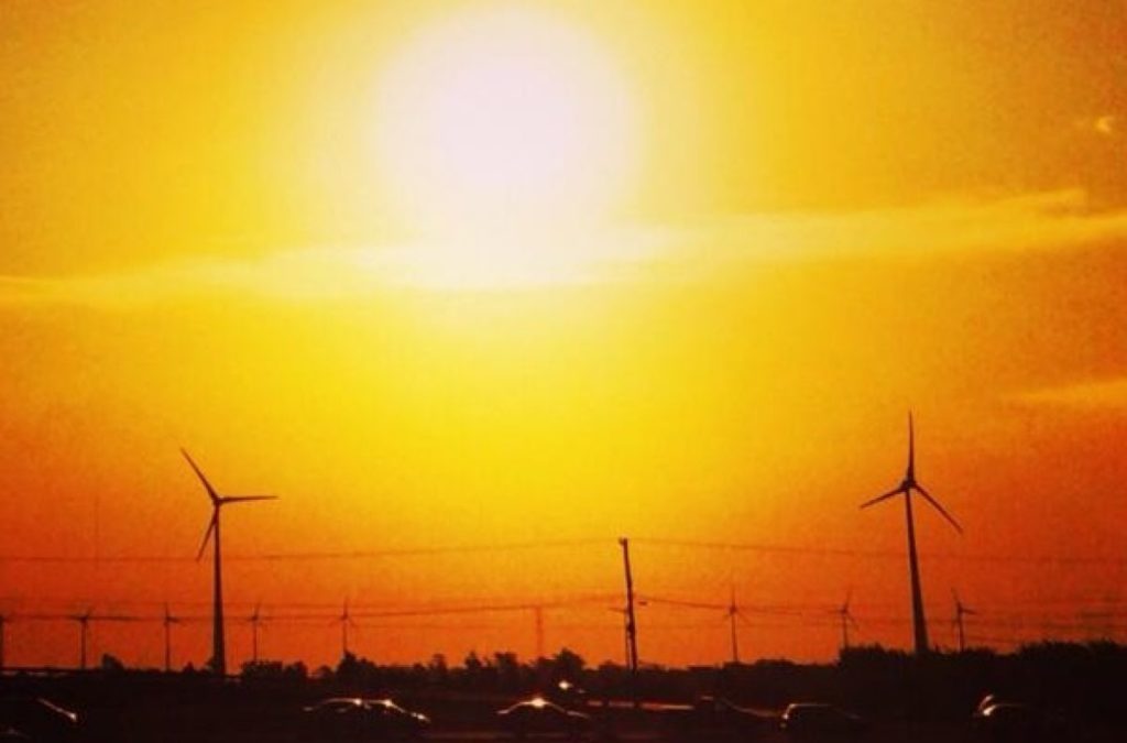 Semana de calor histórico começa com intensos temporais no Sul