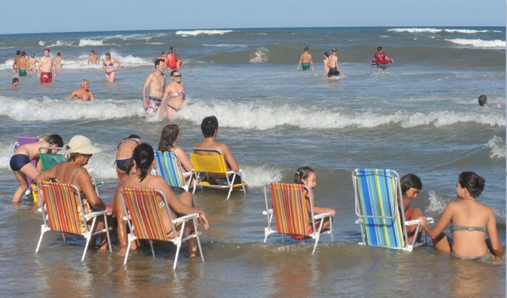 Belas imagens no dia mais quente até agora do verão nas praias
