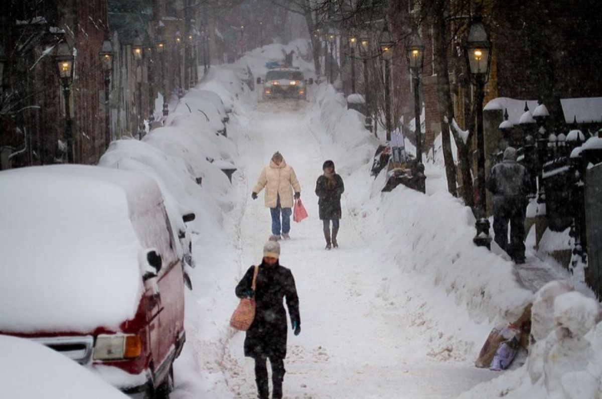 Período recorde de neve soterra de neve cidade americana de Boston