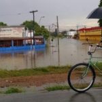 Chuva de 50 mm em uma hora causa alagamentos em Porto Alegre