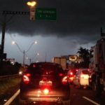 Chuva torrencial de verão traz alagamentos na Grande Porto Alegre