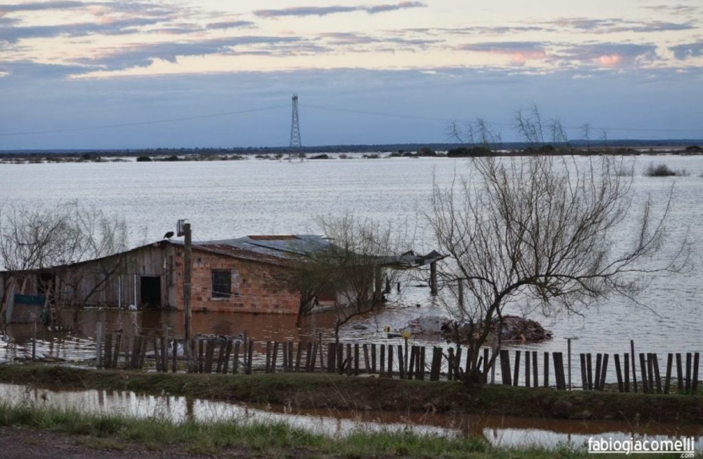 Número de afetados pelas enchentes dispara e chuva retorna forte