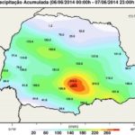 Chuva extrema castiga e traz enchentes em Santa Catarina e no Paraná