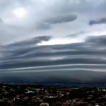 Sábado teve nuvens pesadas e chuva forte isolada no Estado
