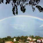 Tempo muito quente e abafado traz pancadas de chuva e temporais