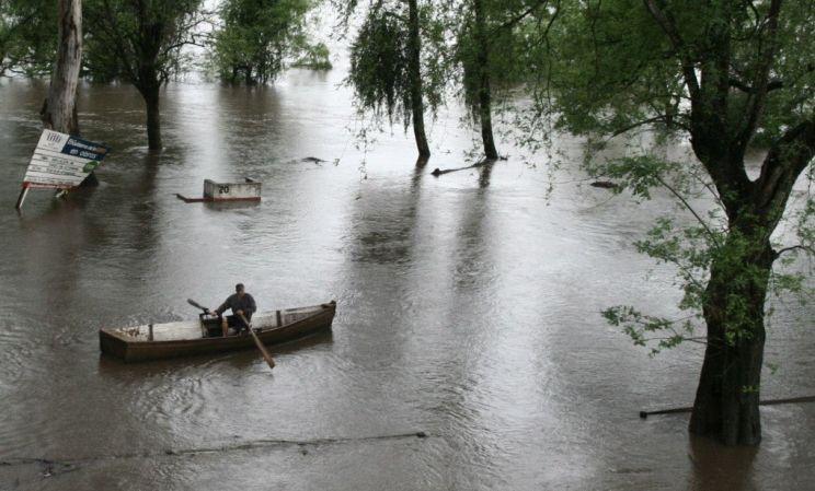 Enchentes se agravam e rios sobem no Estado, Argentina e Uruguai
