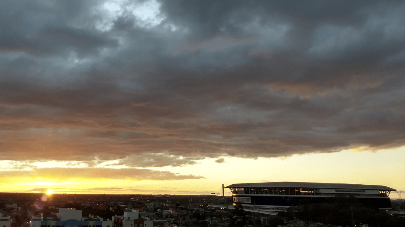 Dia frio terá amanhecer congelante e com muita geada
