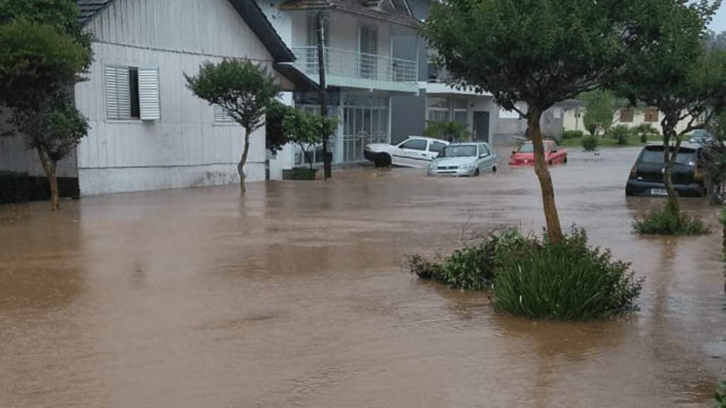 Chuva forte deixa cidade gaúcha em emergência