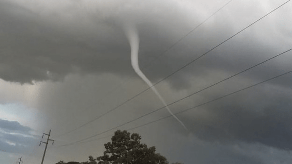 Tornado e funis na Argentina