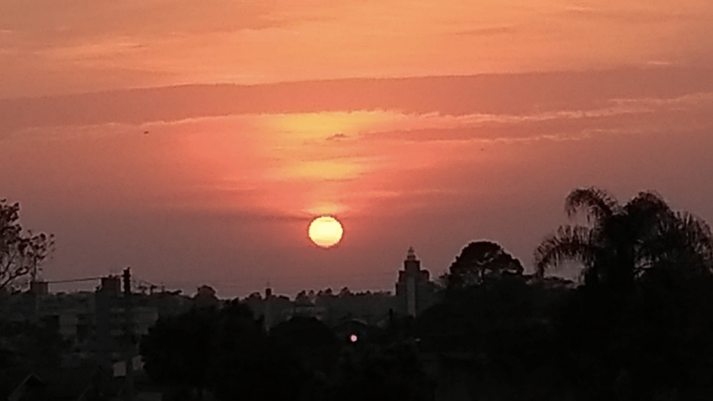 Cidades dos vales amanheceram com até 32°C nesta segunda