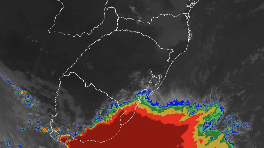 Calorão precede chuva e temporais entre hoje e amanhã