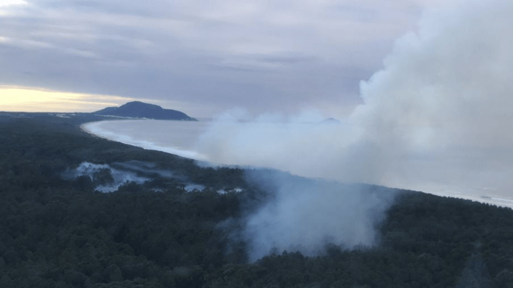 Região de Florianópolis sofre com incêndios em meio à estiagem