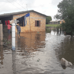 Chuva transborda açudes e causa alagamentos no Leste gaúcho