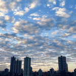 Períodos de sol e chuva até a chegada do ar seco polar