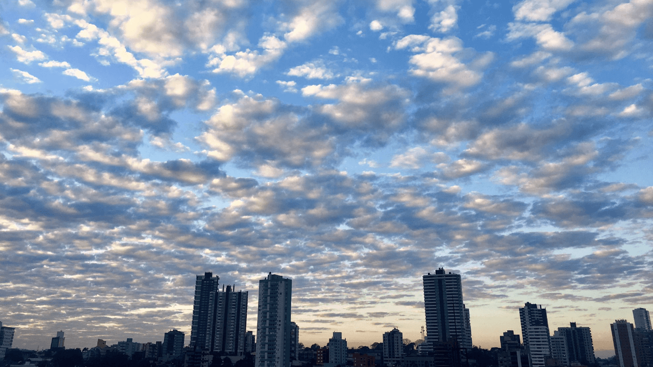 Períodos de sol e chuva até a chegada do ar seco polar