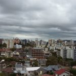 Onde deve chover muito e chover pouco no Sul do Brasil