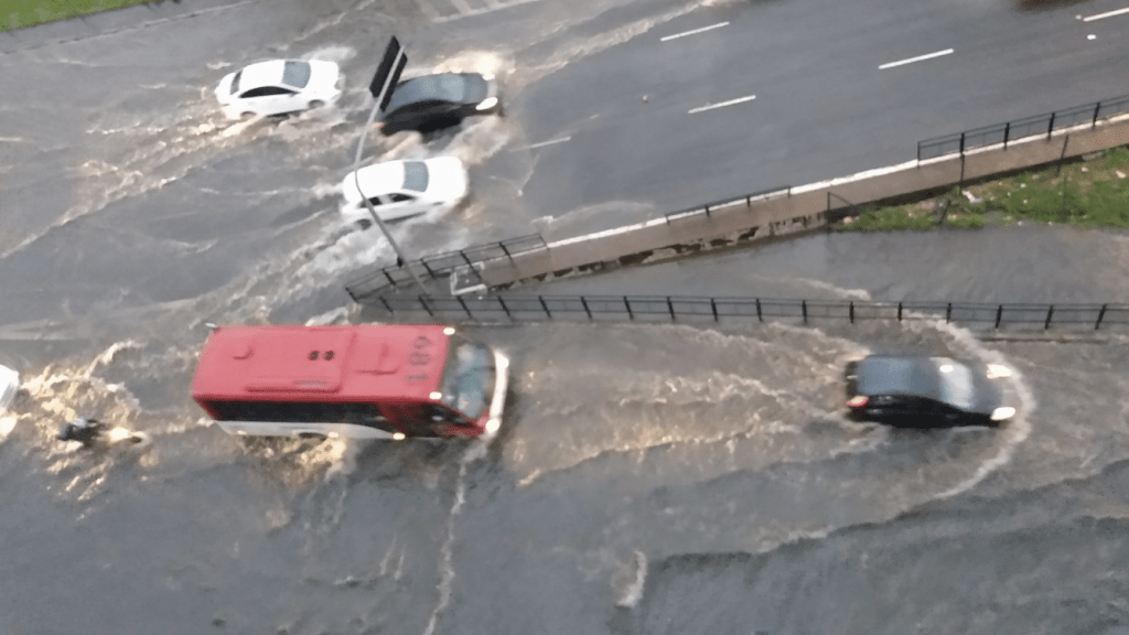 Temporal isolado trouxe alagamentos em Porto Alegre