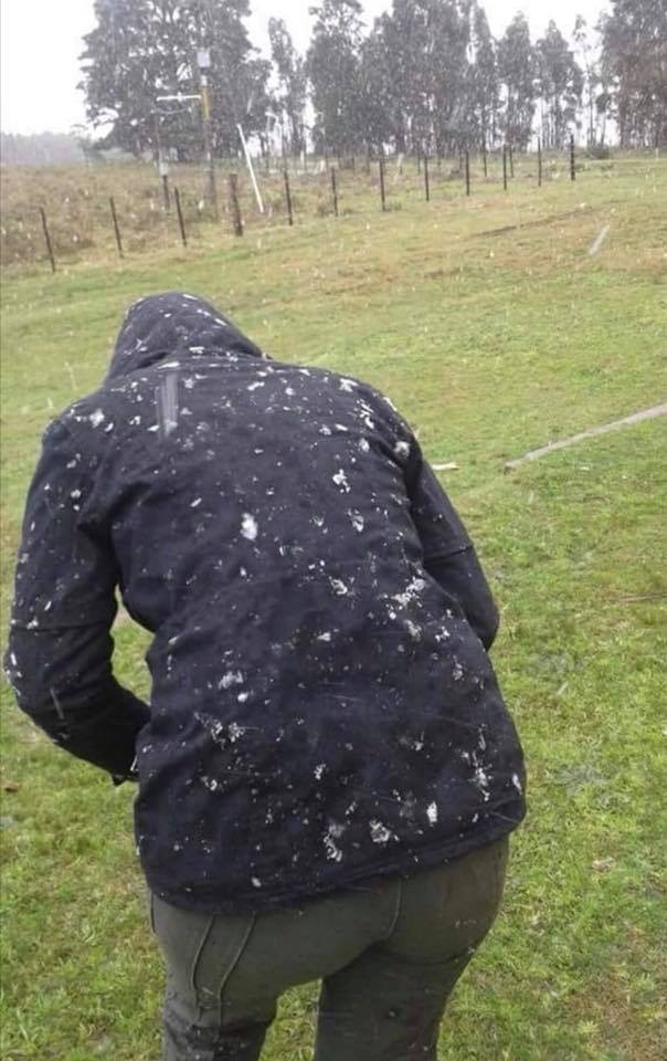 Ar gelado trouxe brusca mudança e neve no Uruguai