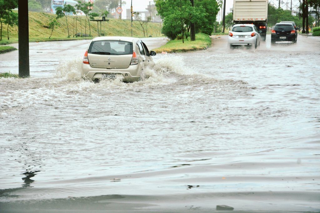 Pouca chuva pra uns e muita pra outros
