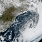 Ciclone se afasta após causar chuva e vento forte