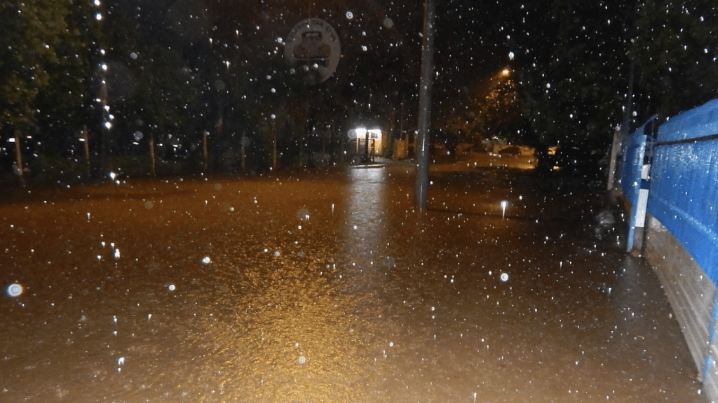 Grande Porto Alegre registra mais de 100 mm e alagamentos