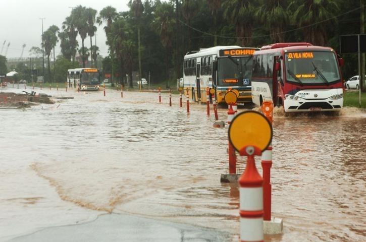 Porto Alegre tem maior volume de chuva em janeiro numa década