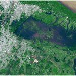 Inundação histórica e trágica em La Plata vista do espaço