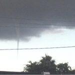 Nuvem funil é fotografada na fronteira com o Uruguai