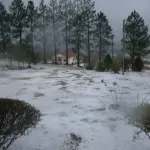 Chuva de granizo cobre de gelo localidade do Sul do Estado