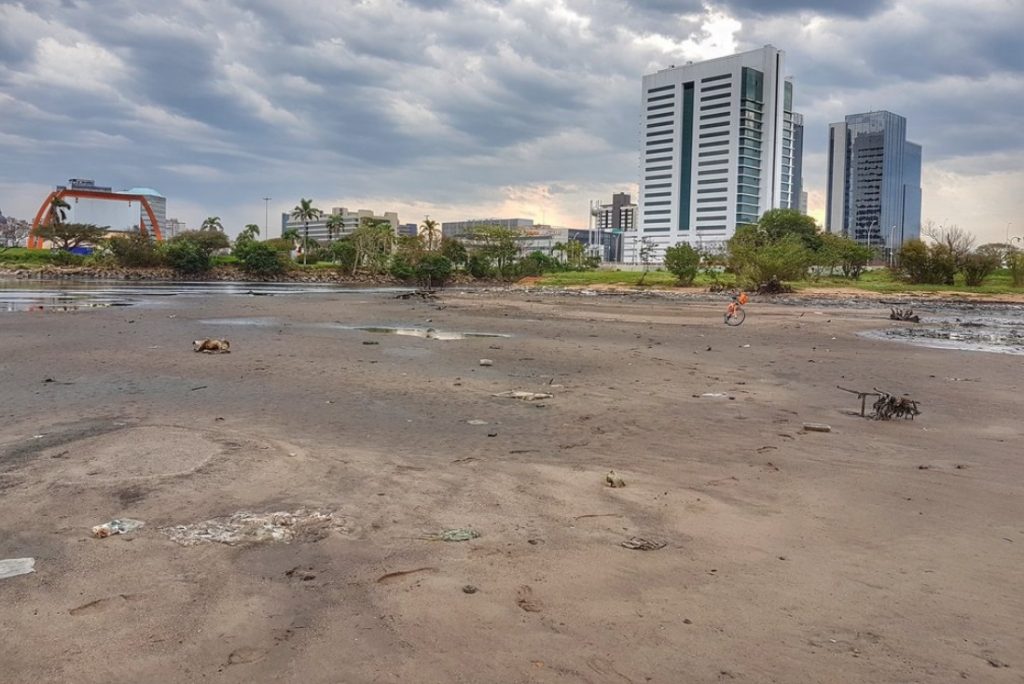 Vento forte provoca recuo histórico do Guaíba em Porto Alegre
