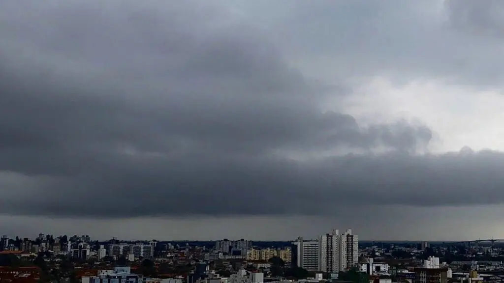 Mais um dia de tempo instável e elevada umidade do ar