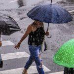 Frente fria avança com chuva e temporais nesta quarta-feira