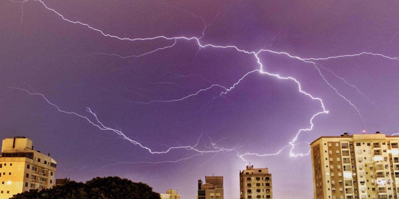 Calor extremo será seguido por tempestades e chuva excessiva