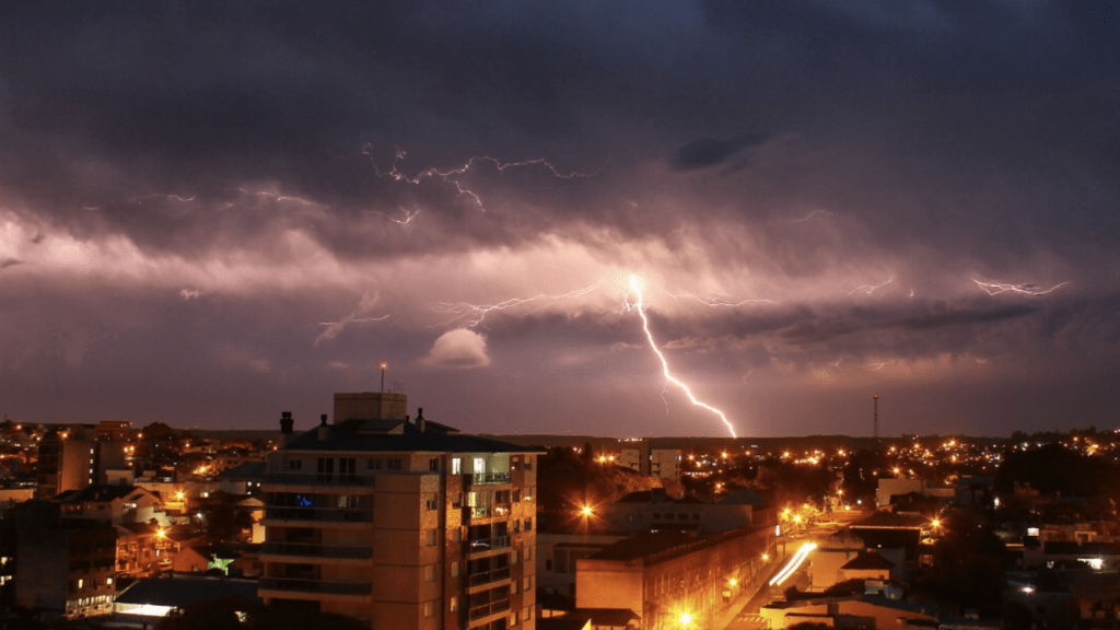 Chuva localmente forte com temporais no Rio Grande do Sul