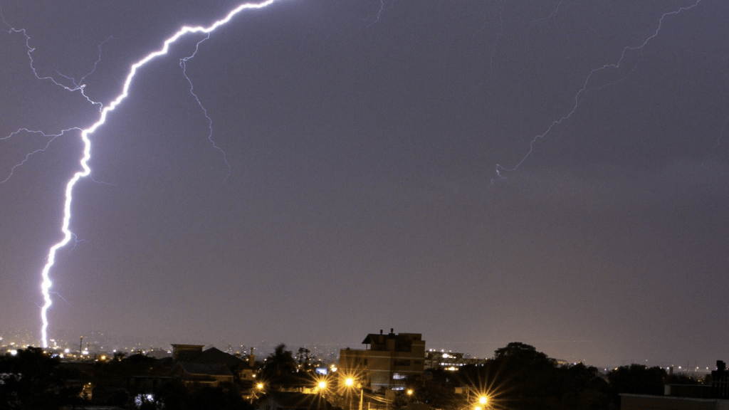 **ALERTA** Novos e fortes temporais esperados nesta quinta