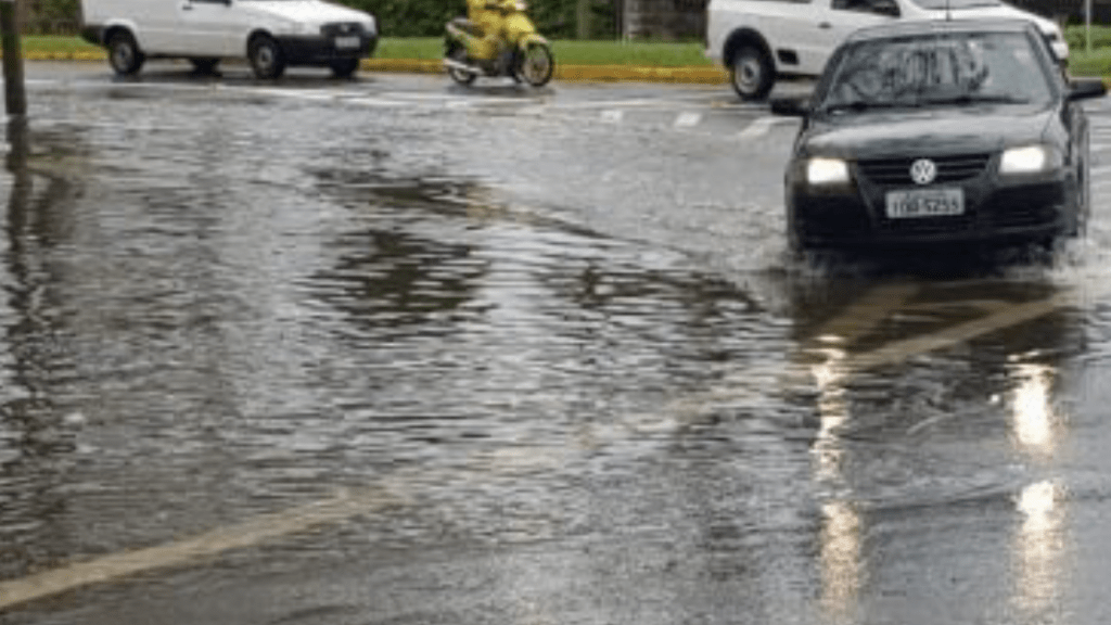 Sábado de instabilidade terá chuva forte e temporais isolados