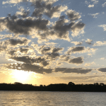 Sábado de Carnaval ensolarado e agradável começa muito frio