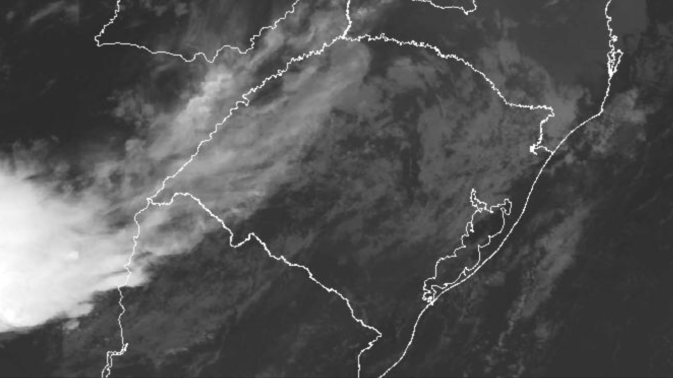 Oeste gaúcho tem chuva em segunda-feira de muito calor no Estado
