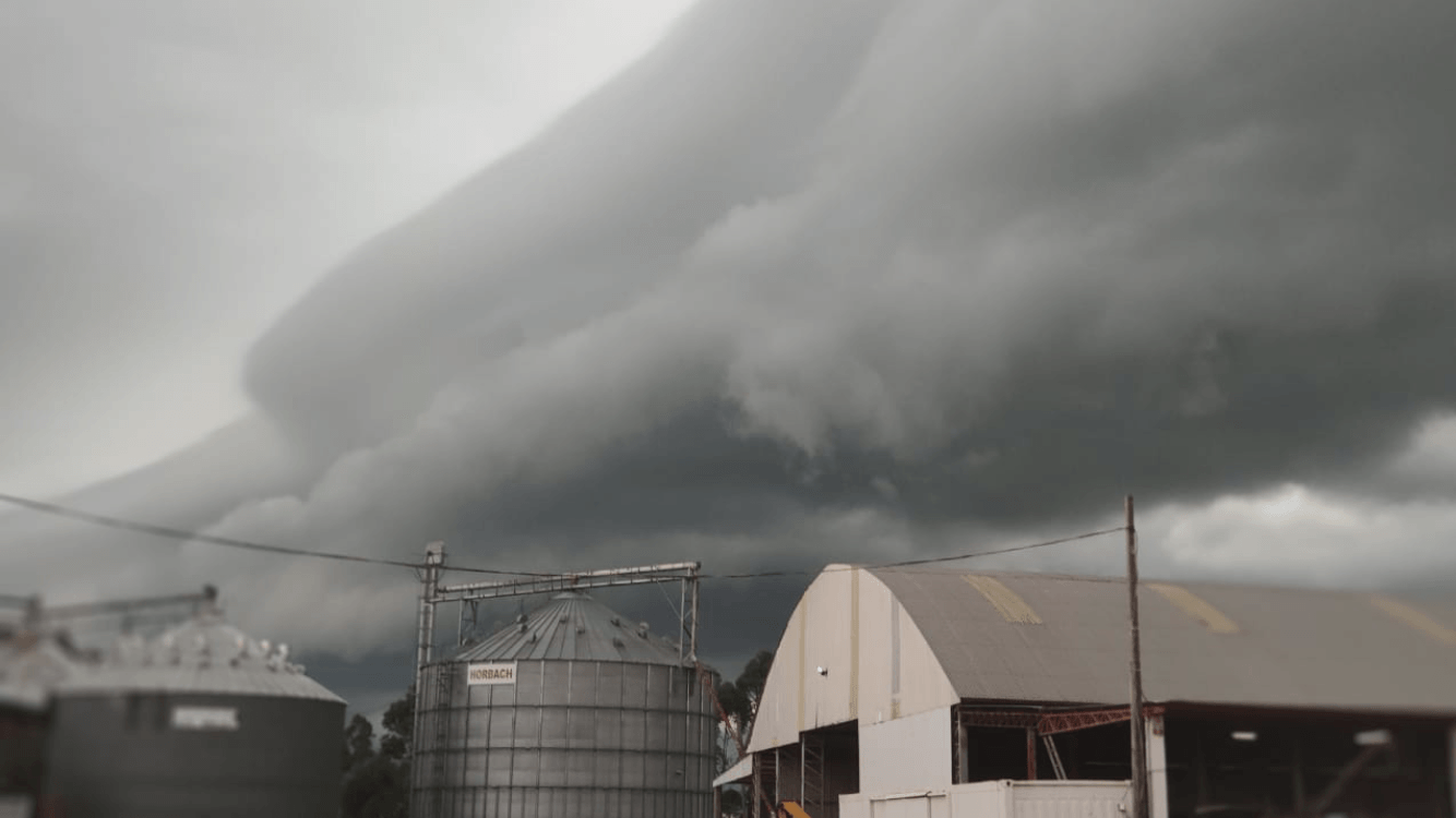 Terça abafada de muitas nuvens e instabilidade no Rio Grande do Sul