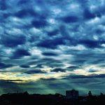 Domingo abafado com sol, nuvens e chuva no Rio Grande do Sul