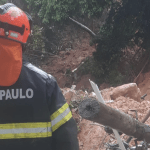 Baixada Santista vive desastre com mortos e desaparecidos pela chuva