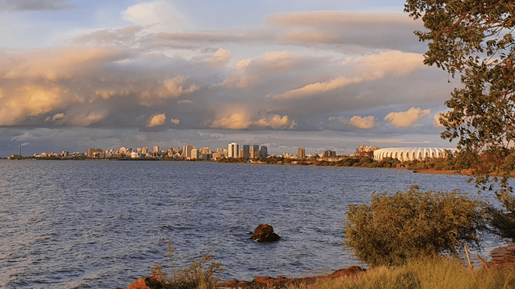 Quarta-feira de sol, nuvens e chuva isolada no Rio Grande do Sul