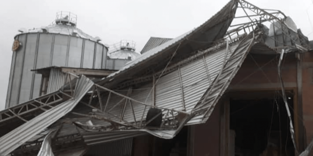 Tornado é a provável causa da destruição na cidade de Camargo
