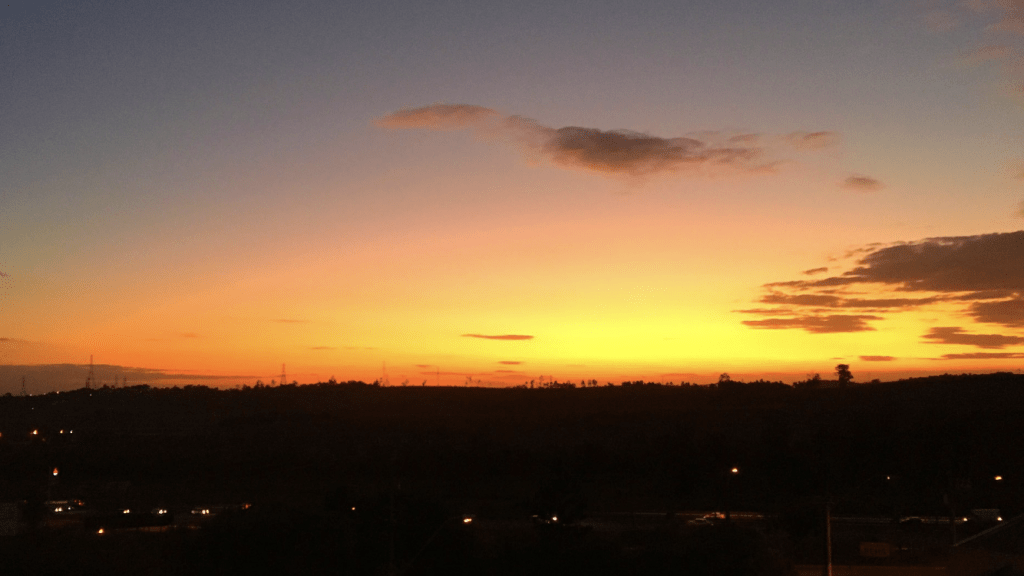 Domingo de sol começa frio e terá máximas mais altas