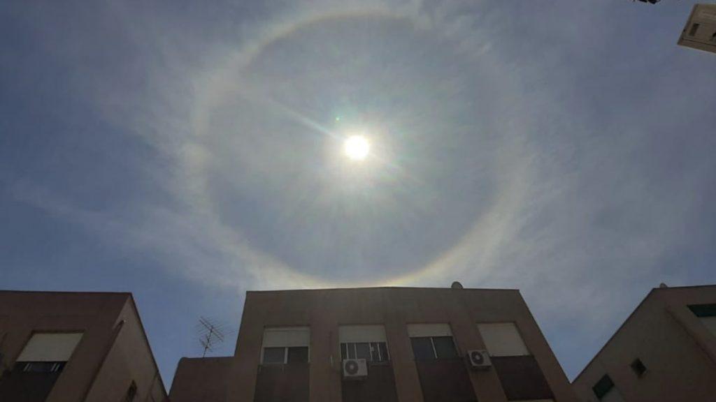Continua a sequência de dias de sol, ar seco e calor