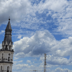 Sol, frio cedo e tarde quente