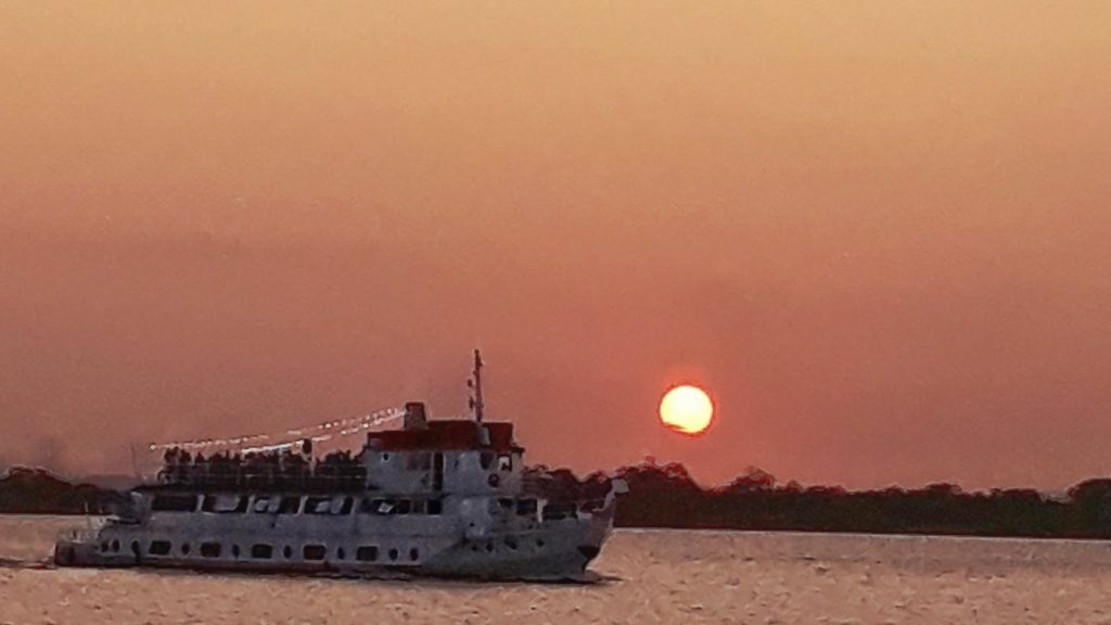 Domingo de sol e calor no Estado
