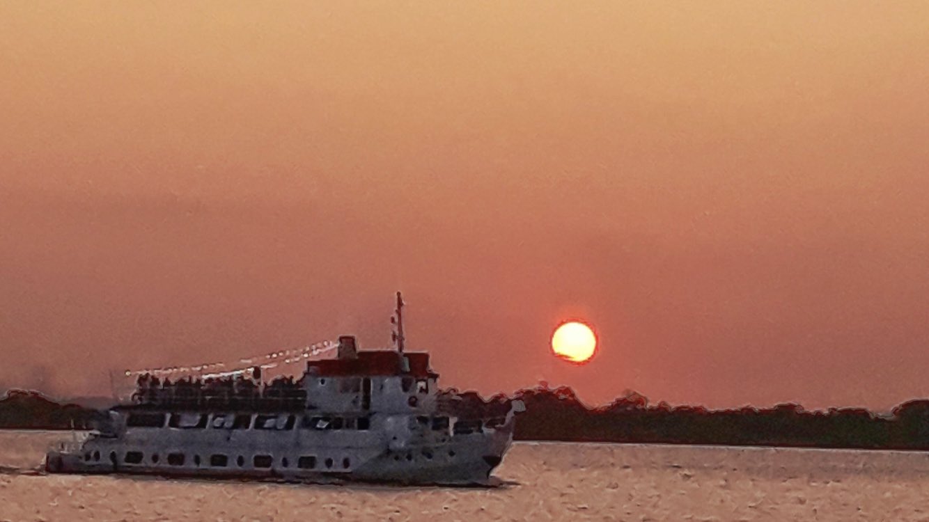 Domingo de sol e calor no Estado