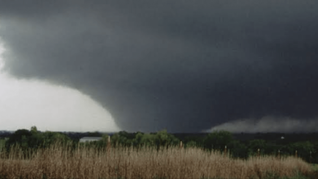 EUA: 140 tornados em 24 horas